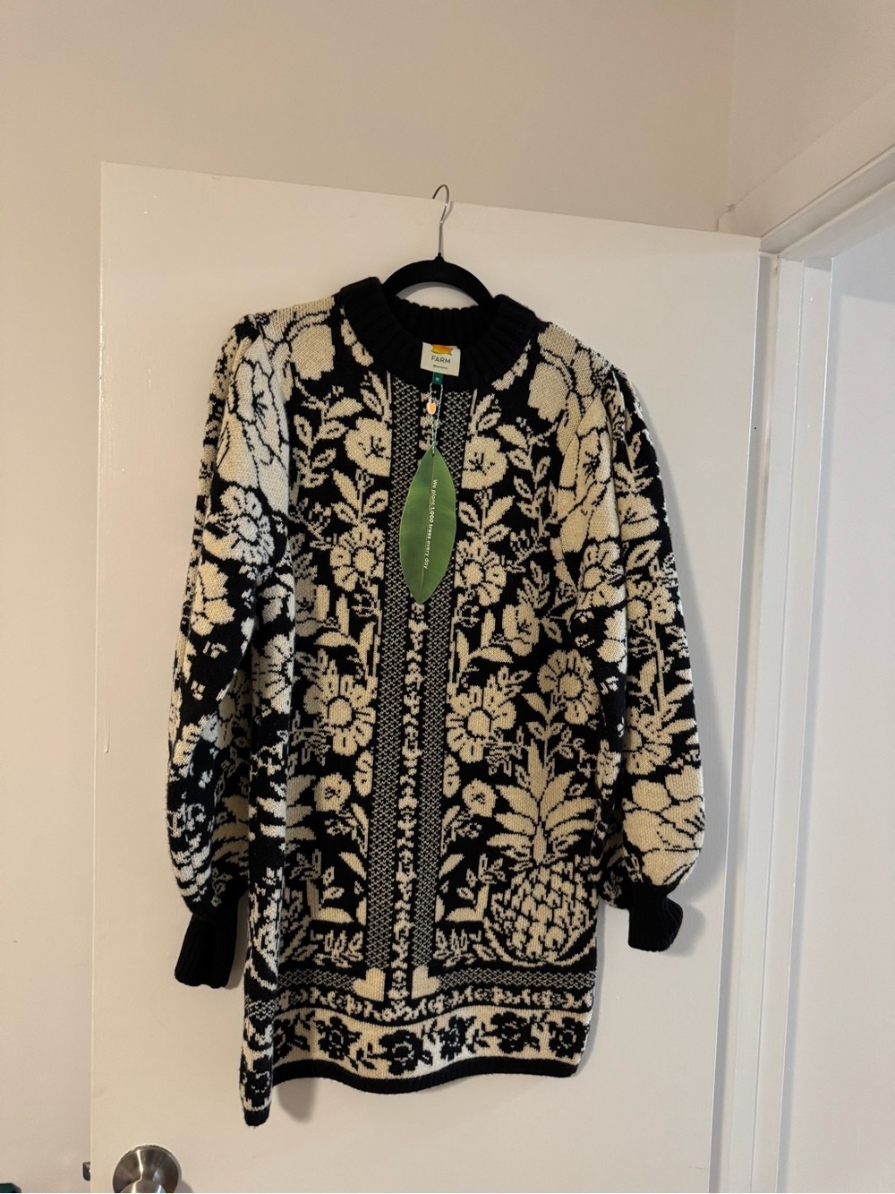NWT FARM Rio Black Pineapple Garden Mini Sweater Dress. Size M - Picture 2 of 3